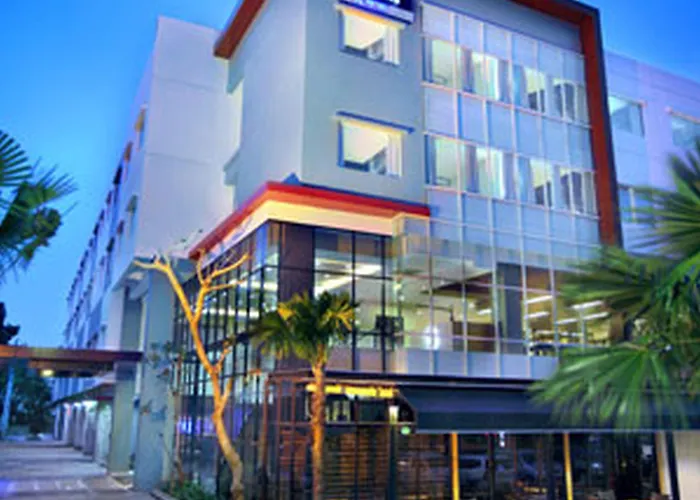 Hotel Neo Candi Simpang Lima - Semarang By Aston
